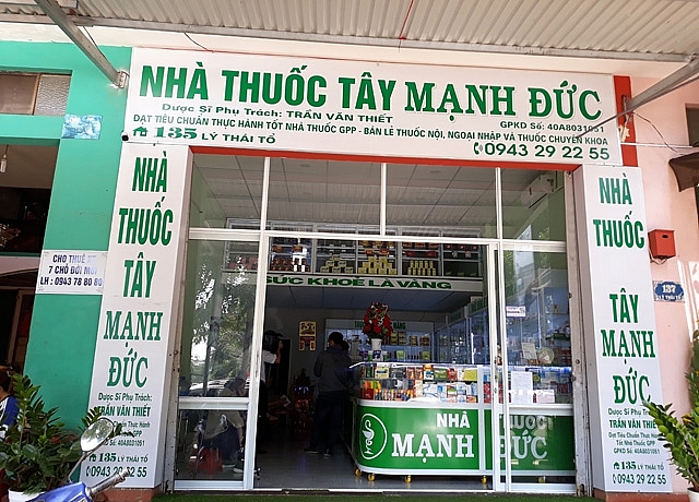 Đắk Lắk: Phát hiện nhà thuốc găm 2.000 khẩu trang y tế dù báo hết hàng dak lak phat hien nha thuoc gam 2000 khau trang y te du bao het hang