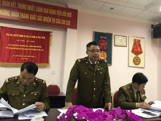 Đề xuất rút giấy phép kinh doanh cơ sở “đội giá” bán khẩu trang son la rut giay phep kinh doanh co so doi gia ban khau trang