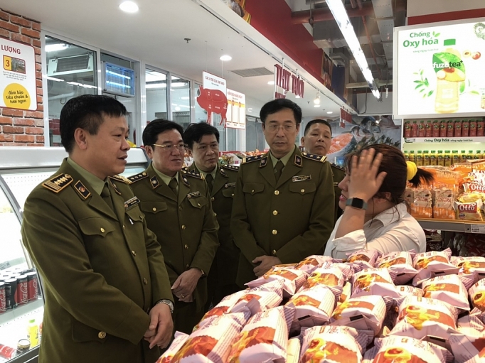 Đề xuất rút giấy phép kinh doanh cơ sở “đội giá” bán khẩu trang son la rut giay phep kinh doanh co so doi gia ban khau trang