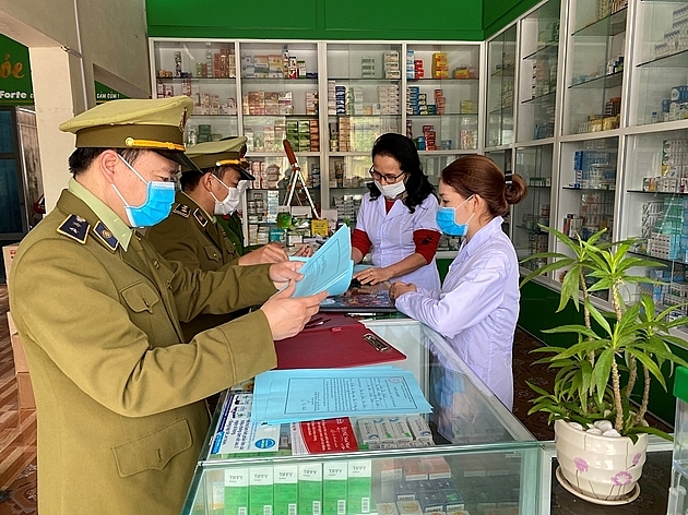 xu phat 42 cua hang kinh doanh thiet bi y te vi pham trong ngay 112