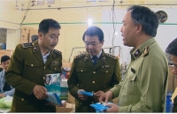Vẫn “nóng” khẩu trang giả, không rõ nguồn gốc