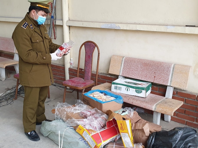 lang son buoc tieu huy gan 160kg thit dong lanh khong ro nguon goc xuat xu