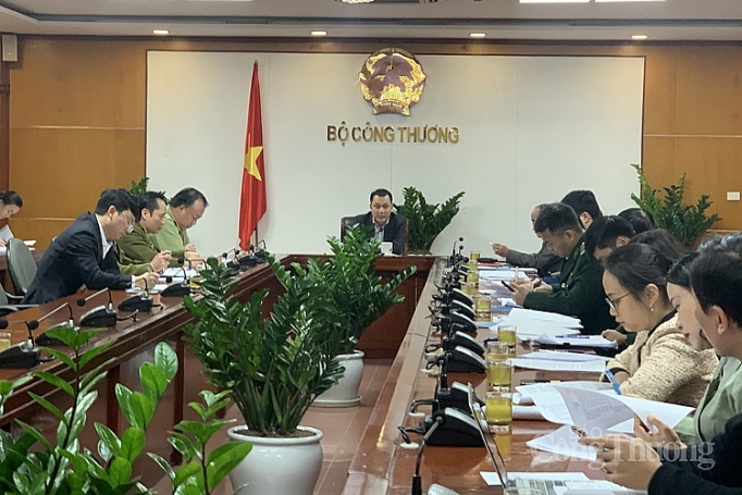 Sớm ban hành Nghị định mới về xử phạt vi phạm dầu khí, xăng dầu và khí som ban hanh nghi dinh moi ve xu phat vi pham dau khi xang dau va khi