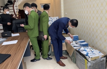Hà Nội: Phát hiện trên 3.000 hộp thuốc điều trị Covid-19 không rõ nguồn gốc