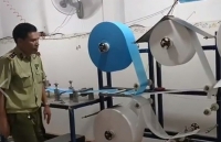 Phát hiện xưởng sản xuất hàng chục ngàn khẩu trang không phép