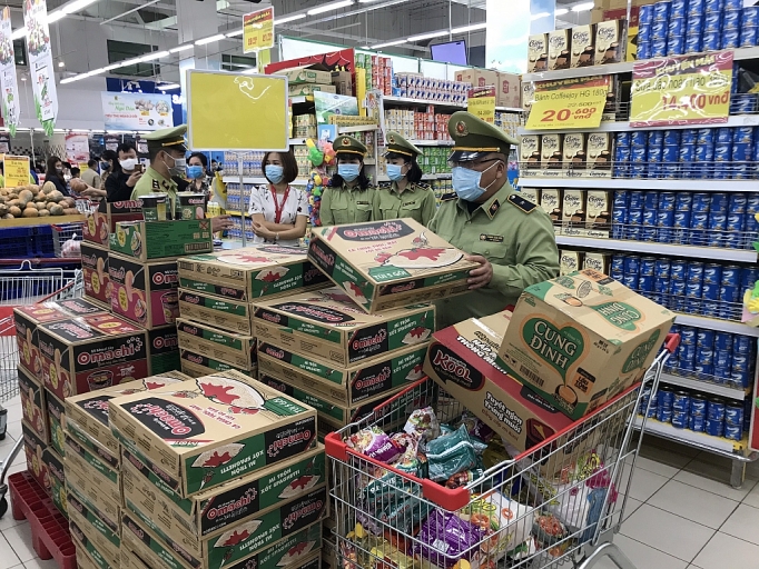 luc luong quan ly thi truong dong loat ra quan kiem soat mat hang thiet yeu