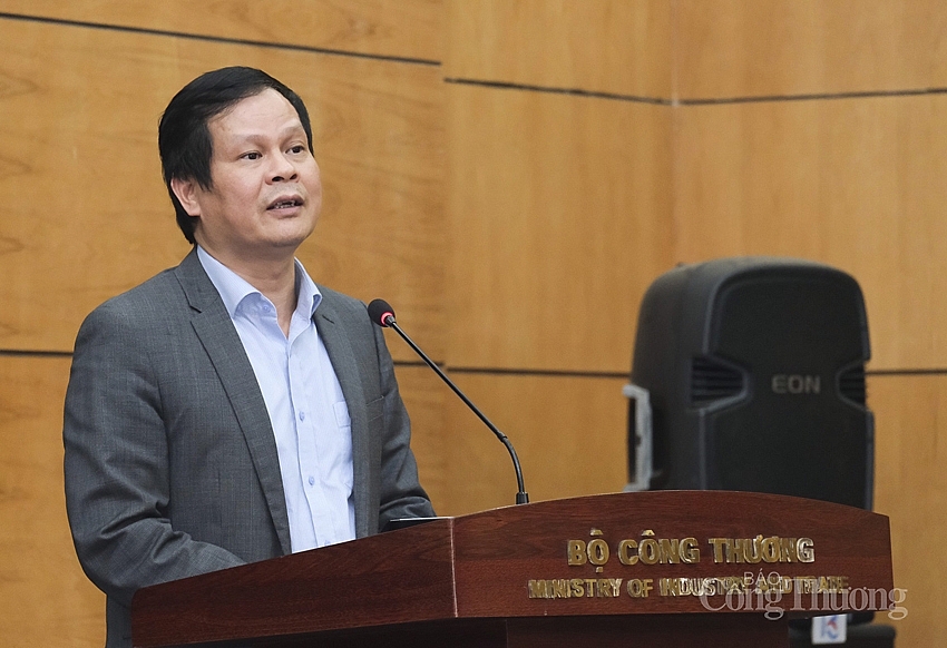 Bộ Công Thương thông tin về việc rà soát các dự án điện mặt trời Bộ Công Thương thông tin về việc rà soát các dự án điện mặt trời