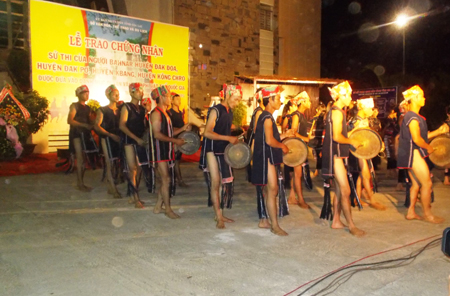 Tiết mục văn nghệ chào mừng buổi lễ