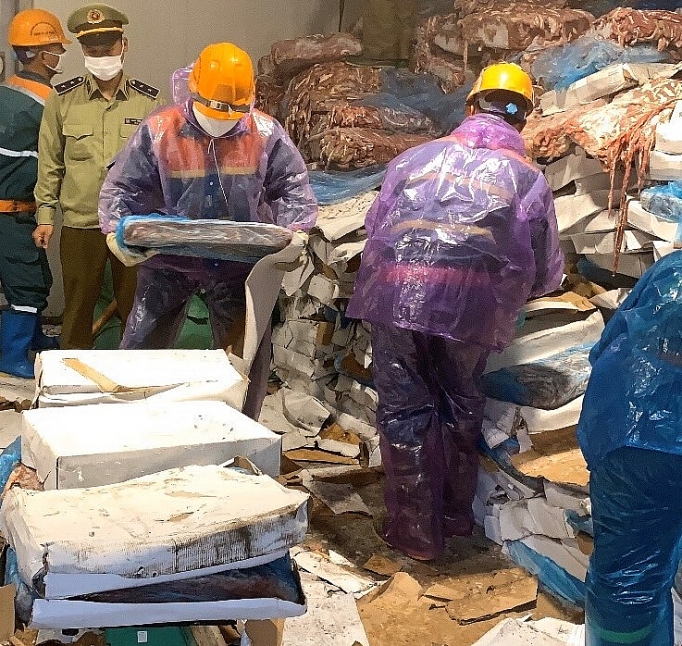 phat hien hon 72 tan long lon khong ro nguon goc dang cho tieu thu