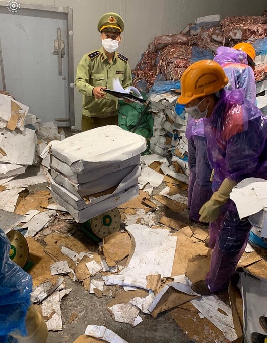 phat hien hon 72 tan long lon khong ro nguon goc dang cho tieu thu