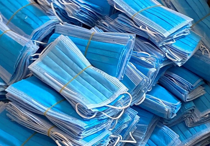 Tạm giữ 4.300 khẩu trang và găng tay chưa xuất trình hồ sơ công bố chất lượng tam giu 4300 khau trang va gang tay chua xuat trinh ho so cong bo chat luong
