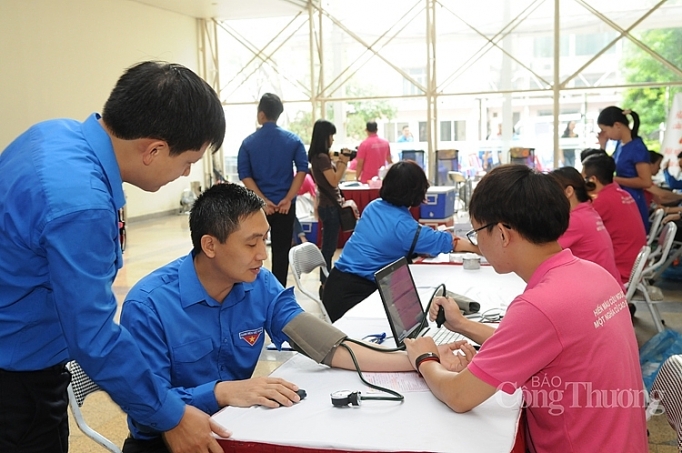 dtn bo cong thuong phoi hop tong cuc qltt phat dong phong trao hien mau tinh nguyen