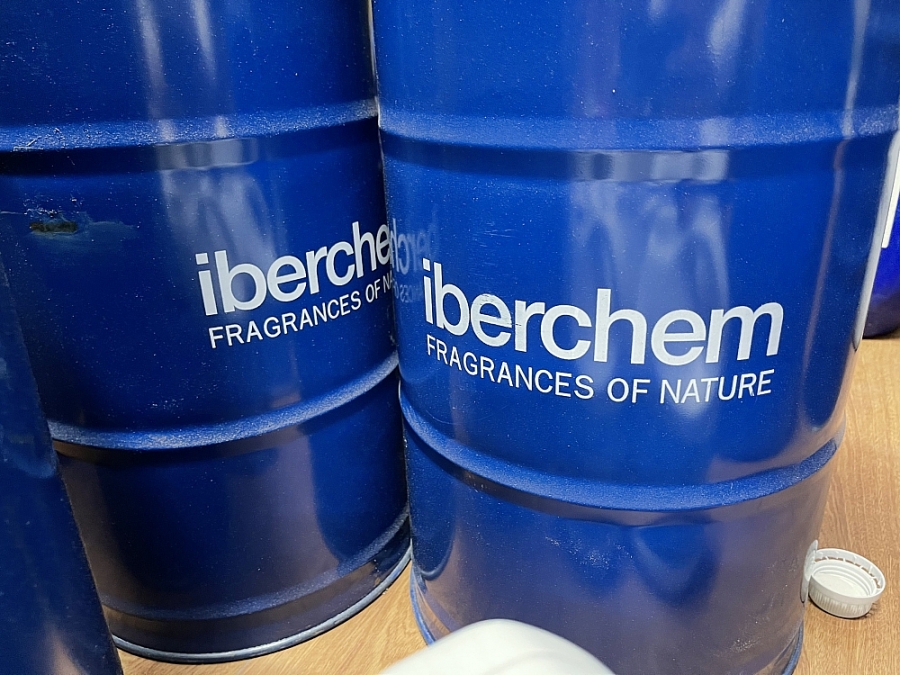 Triệt phá cơ sở sản xuất nước giặt giả mạo nhãn hiệu