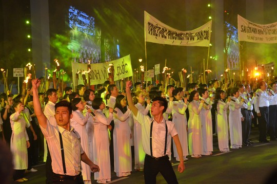 Những hình ảnh đặc sắc, lộng lẫy mừng đại lễ 40 năm