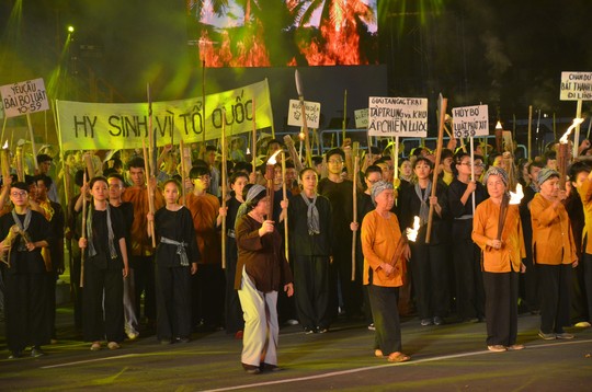 Những hình ảnh đặc sắc, lộng lẫy mừng đại lễ 40 năm