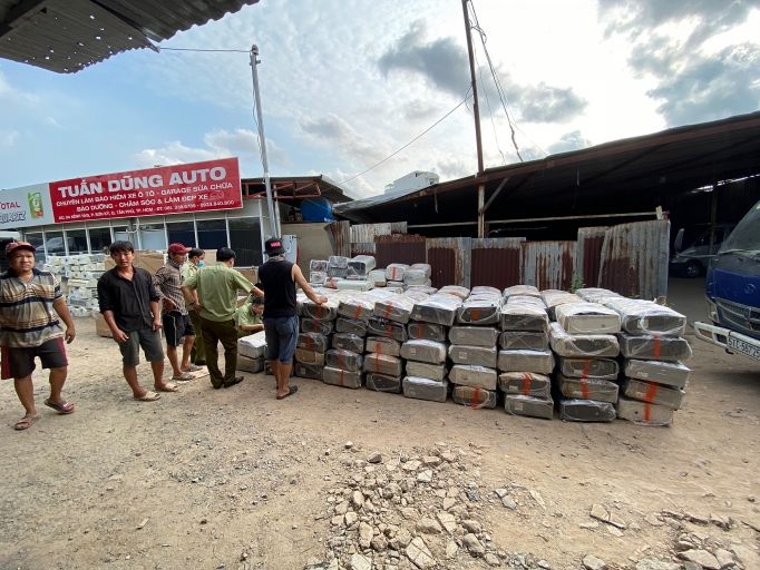 dot kich kho trung chuyen dien lanh nhap lau tu bien gioi tay nam