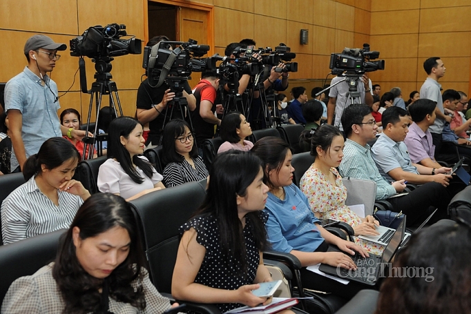 Bộ Công Thương giải đáp các vấn đề "nóng" tại Họp báo thường kỳ bo cong thuong giai dap cac van de nong tai hop bao thuong ky
