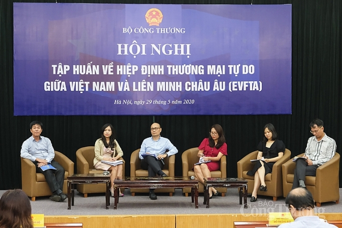 Bộ Công Thương đẩy mạnh tuyên truyền về Hiệp định EVFTA bo cong thuong day manh tuyen truyen ve hiep dinh evfta