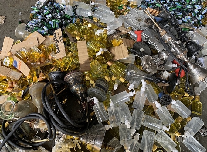 ha noi tieu huy 18 tan hang gia hang khong ro nguon goc hang kem chat luong