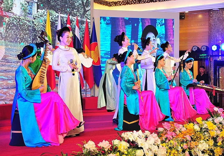 Khai mạc Hội nghị Cấp cao ASEAN lần thứ 36 theo hình thức trực tuyến khai mac hoi nghi cap cao asean lan thu 36 theo hinh thuc truc tuyen
