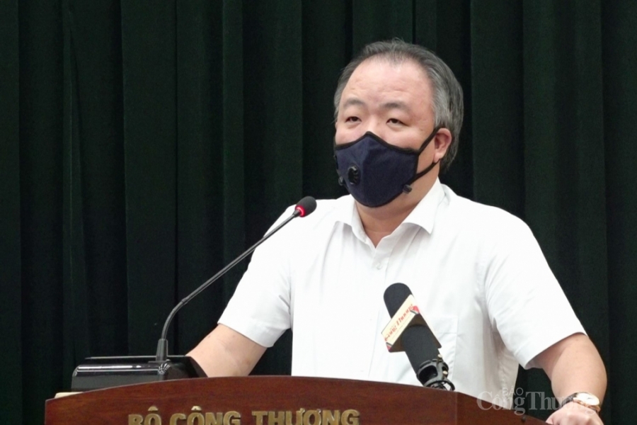 Họp báo Bộ Công Thương: Giải đáp nhiều vấn đề được báo chí quan tâm Họp báo Bộ Công Thương: Giải đáp nhiều vấn đề được báo chí quan tâm