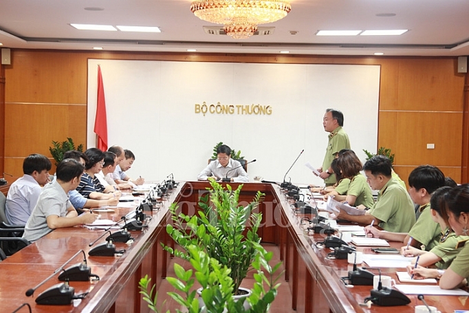 Cần nhìn thẳng vào bản chất của buôn lậu, gian lận thương mại và hàng giả can nhin thang vao ban chat cua buon lau gian lan thuong mai va hang gia