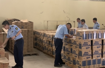 Thanh Hóa: Phát hiện cơ sở sản xuất phụ gia bảo vệ động cơ xe máy có dấu hiệu giả mạo xuất xứ