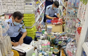 Lào Cai: Xử phạt trên 100 triệu đồng cơ sở kinh doanh hàng nhập lậu