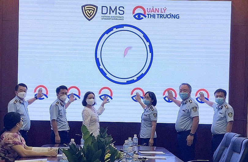 Nghi thức bấm nút chính thức ra mắt Tạp chí Quản lý thị trường Nghi thức bấm nút chính thức ra mắt Tạp chí Quản lý thị trường