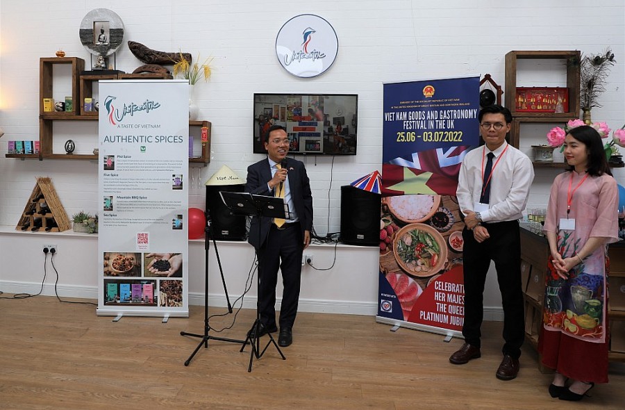 Quảng bá sản phẩm chất lượng cao của Việt Nam tại Nottingham (Anh) Quảng bá sản phẩm chất lượng cao của Việt Nam tại Nottingham (Anh)