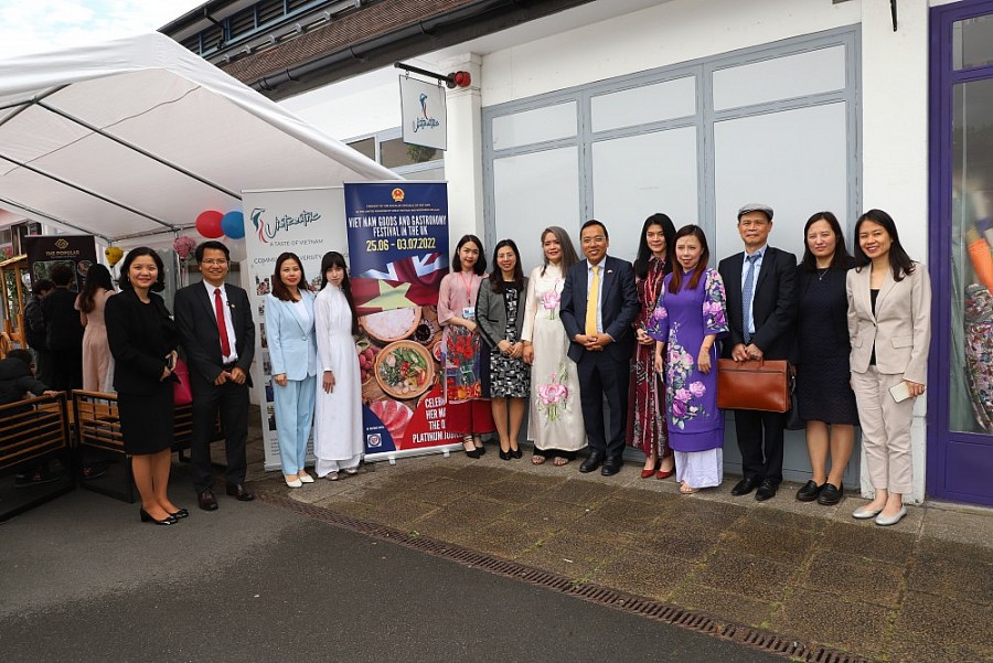 Quảng bá sản phẩm chất lượng cao của Việt Nam tại Nottingham (Anh) Quảng bá sản phẩm chất lượng cao của Việt Nam tại Nottingham (Anh)