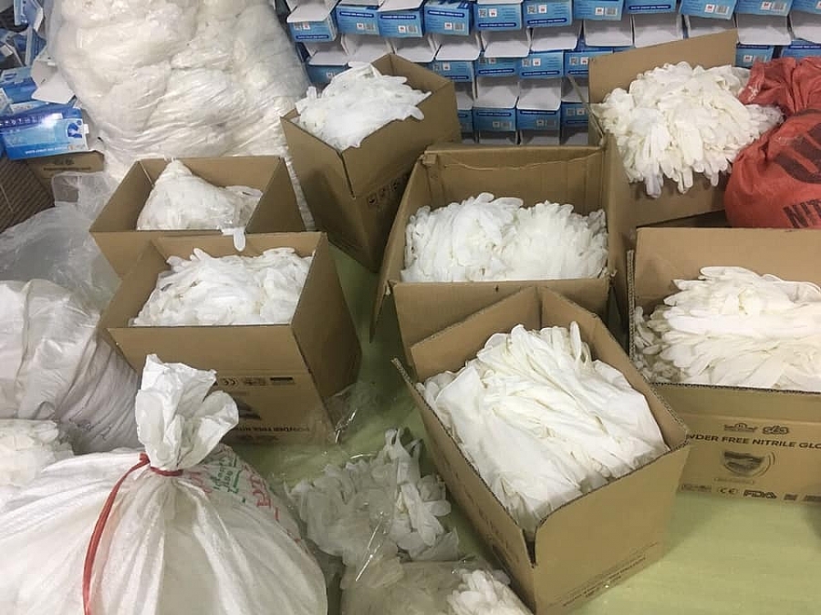 Phát hiện nhà xưởng 2 000m2 dùng để đóng gang tay tái chế phat hien nha xuong 2000m2 dung de dong gang tay tai che