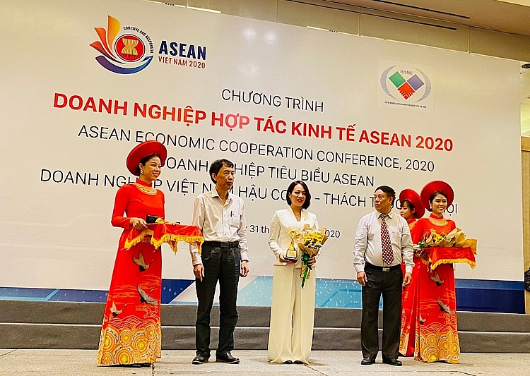 Hanoi Telecom nhận giải Top 10 doanh nghiệp tiêu biểu ASEAN 5709 asean1jpg