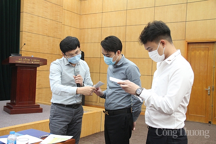 undefined 2139-dau-gia-han-ngach-nhap-kha-o-to-copy