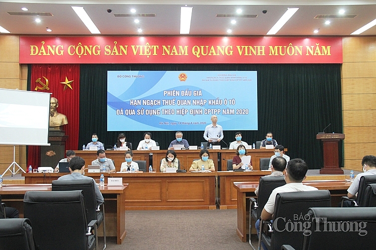 undefined 2141-dau-gia-han-ngach-nhap-kha-o-to1-copy