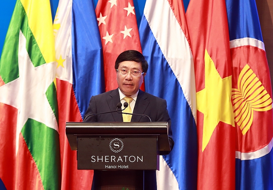 ASEAN luôn là trụ cột quan trọng trong chính sách đối ngoại của Việt Nam ASEAN luôn là trụ cột quan trọng trong chính sách đối ngoại của Việt Nam