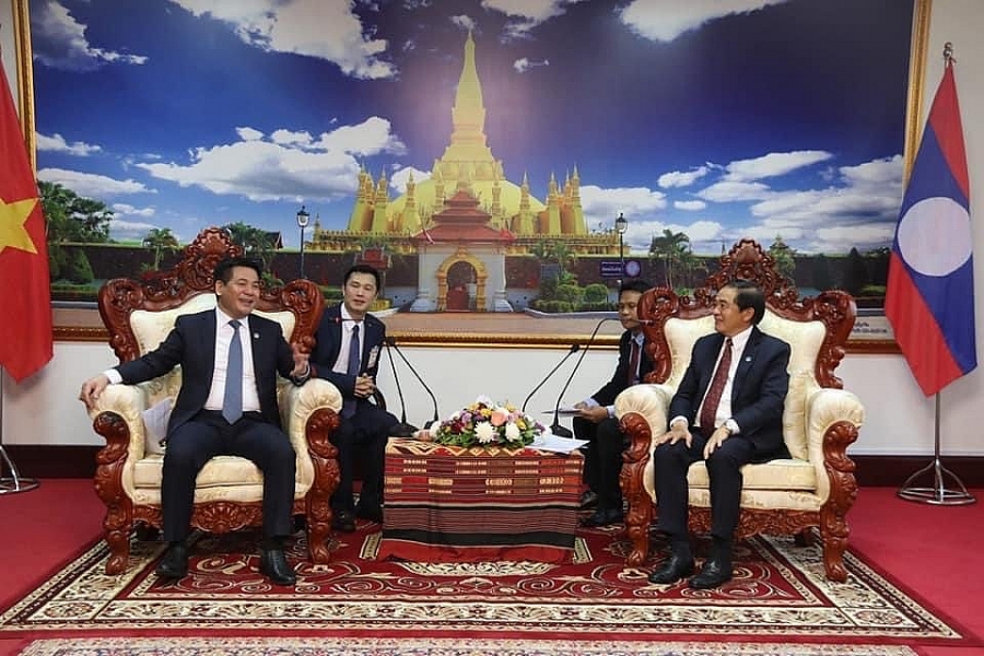 Ba định hướng hợp tác chiến lược Việt Nam - Lào Ba định hướng hợp tác chiến lược Việt Nam - Lào