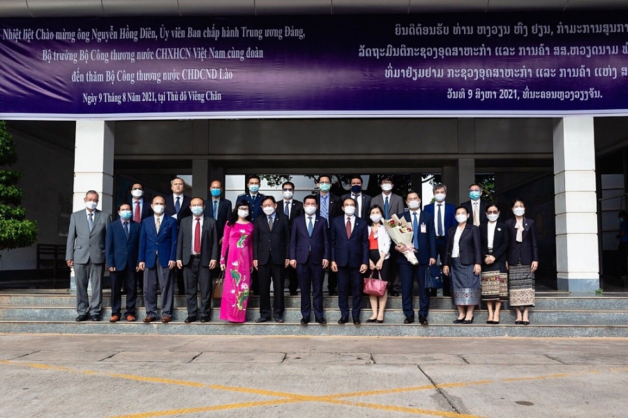 Ba định hướng hợp tác chiến lược Việt Nam - Lào Ba định hướng hợp tác chiến lược Việt Nam - Lào