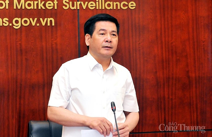 Xây dựng lực lượng Quản lý thị trường trong sạch, vững mạnh, chính quy, hiện đại