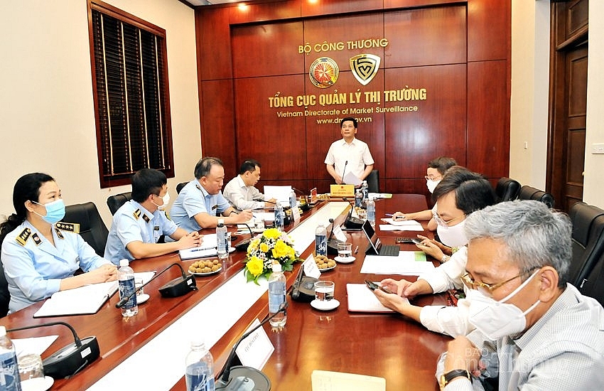 Xây dựng lực lượng Quản lý thị trường trong sạch, vững mạnh, chính quy, hiện đại
