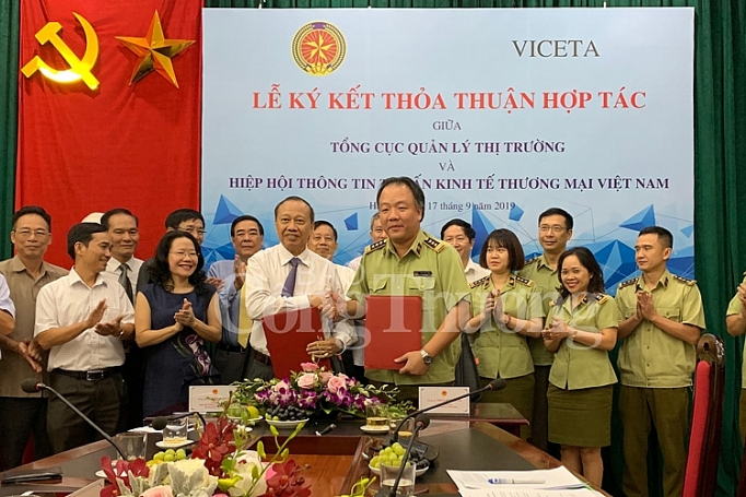 tong cuc quan ly thi truong hop tac viceta xay dung co so du lieu hang that hang gia