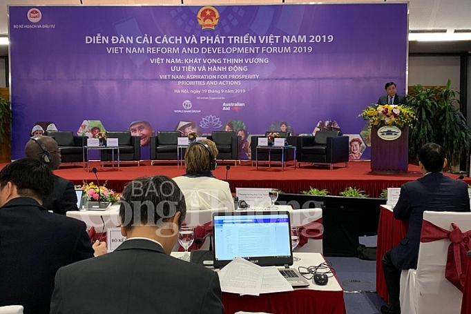 VRDF 2019: Ưu tiên và hành động vì một Việt Nam thịnh vượng vrdf 2019 uu tien va hanh dong vi mot viet nam thinh vuong