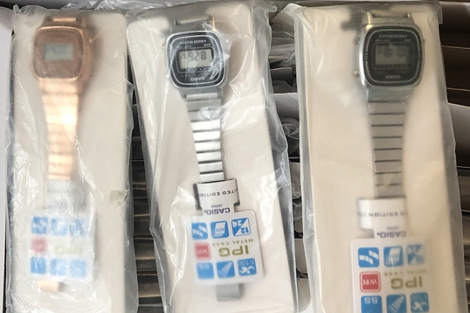 thu giu 400 dong ho dien tu deo tay nu co dau hieu gia mao nhan hieu casio