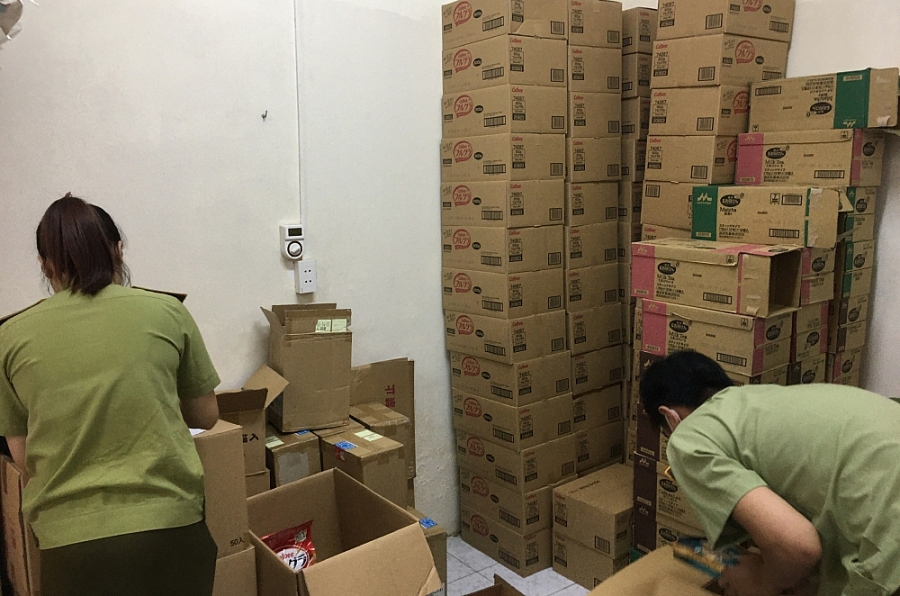 Sử dụng Ký túc xá Đại học Mỏ địa chất tập kết trên 1.300 chai rượu ngoại nghi nhập lậu