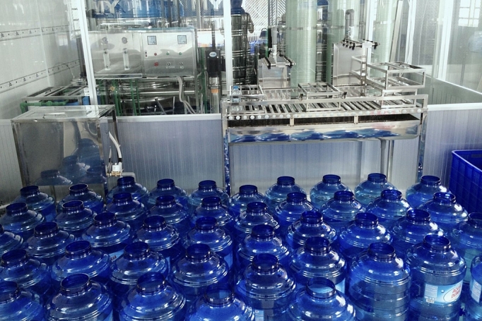 Tăng cường quản lý nước đóng chai, đóng bình tránh tăng giá bất hợp lý tang cuong quan ly nuoc dong chai dong binh tranh tang gia bat hop ly