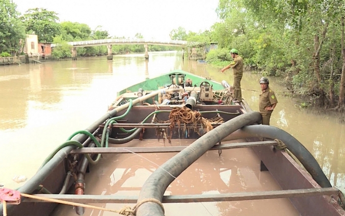 Vĩnh Long: Kiểm tra chuyên đề về vận chuyển, mua bán cát sông vinh long kiem tra chuyen de ve van chuyen mua ban cat song