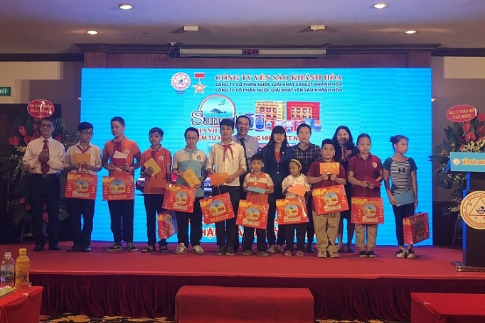 Sanest Khánh Hòa trao giải chương trình khuyến mại “Niềm tự hào thương hiệu Việt Nam” sanest khanh hoa trao giai chuong trinh khuyen mai niem tu hao thuong hieu viet nam
