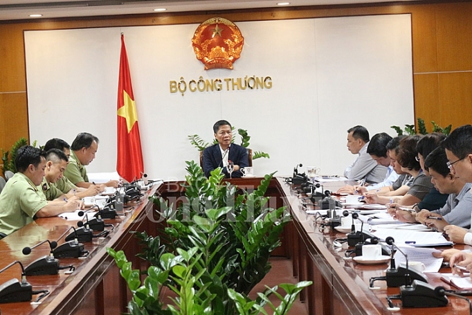 "Lực lượng Quản lý thị trường cần đổi mới phương thức hoạt động, tấn công mạnh hơn vào những "điểm nóng"! luc luong quan ly thi truong can doi moi phuong thuc hoat dong tan cong manh hon vao nhung diem nong