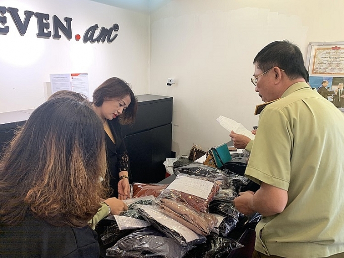 sevenam bi phat 170 trieu dong vi sua chua nhan mac