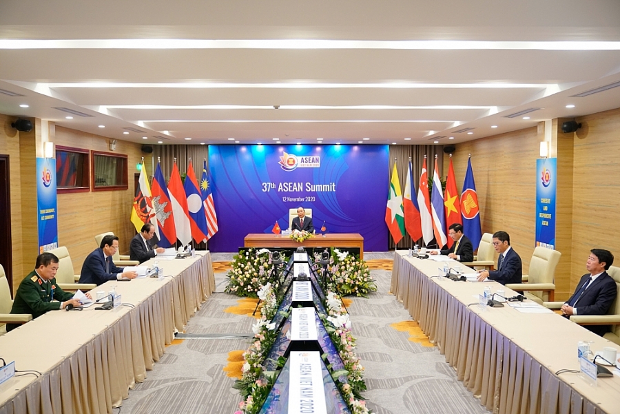 ASEAN 37: Tiếp tục khẳng định bản lĩnh ASEAN vượt qua sóng gió thời cuộc ASEAN 37: Tiếp tục khẳng định bản lĩnh ASEAN vượt qua sóng gió thời cuộc
